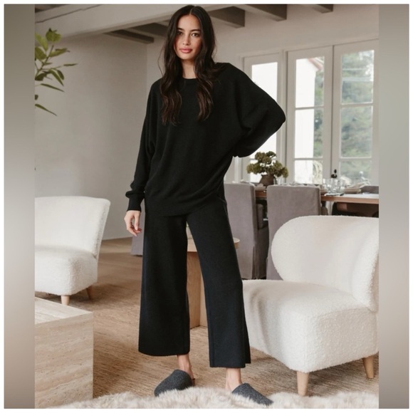 Jenni Kayne Sweaters - NEW Jenni Kayne Marina Pullover Sweater Black